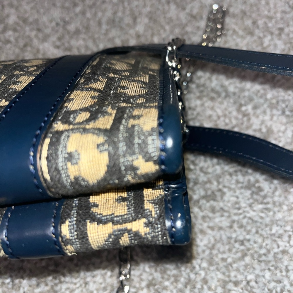 This is a vintage Christian Dior clutch/pouch signature navy Oblique monogram - Picture 7 of 14